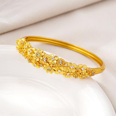 Retro Light Luxury Flower Cluster Buckle Bracelet Women's Palace Style Jewelry Bracelet