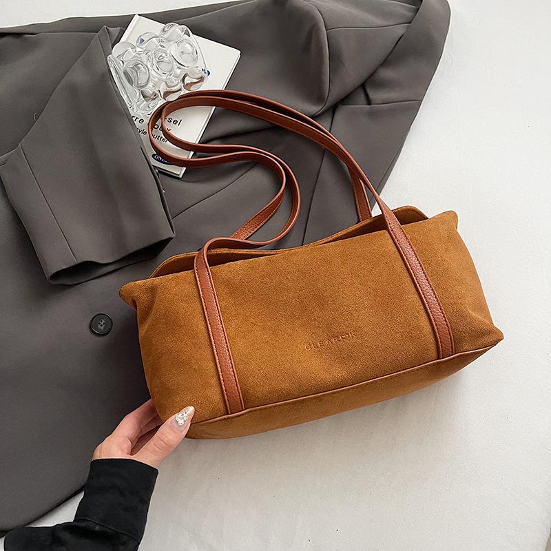 Autumn and winter suede bag women's 2025 new commuter versatile work niche single shoulder armpit bag pillow bag