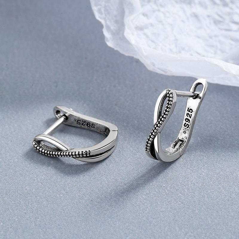 Korean Version of Fashionable Women's Ear Clips, Ear Buckles, Cross Diamond Earrings, Retro High-end Design Jewelry