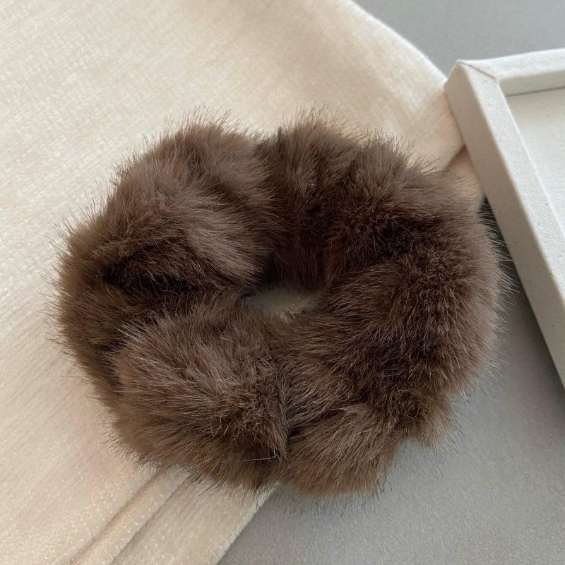 

2023 High-End Faux Mink Plush Hair Tie: Retro Autumn/Winter Elastic Large Hair Ring for Women коричневый