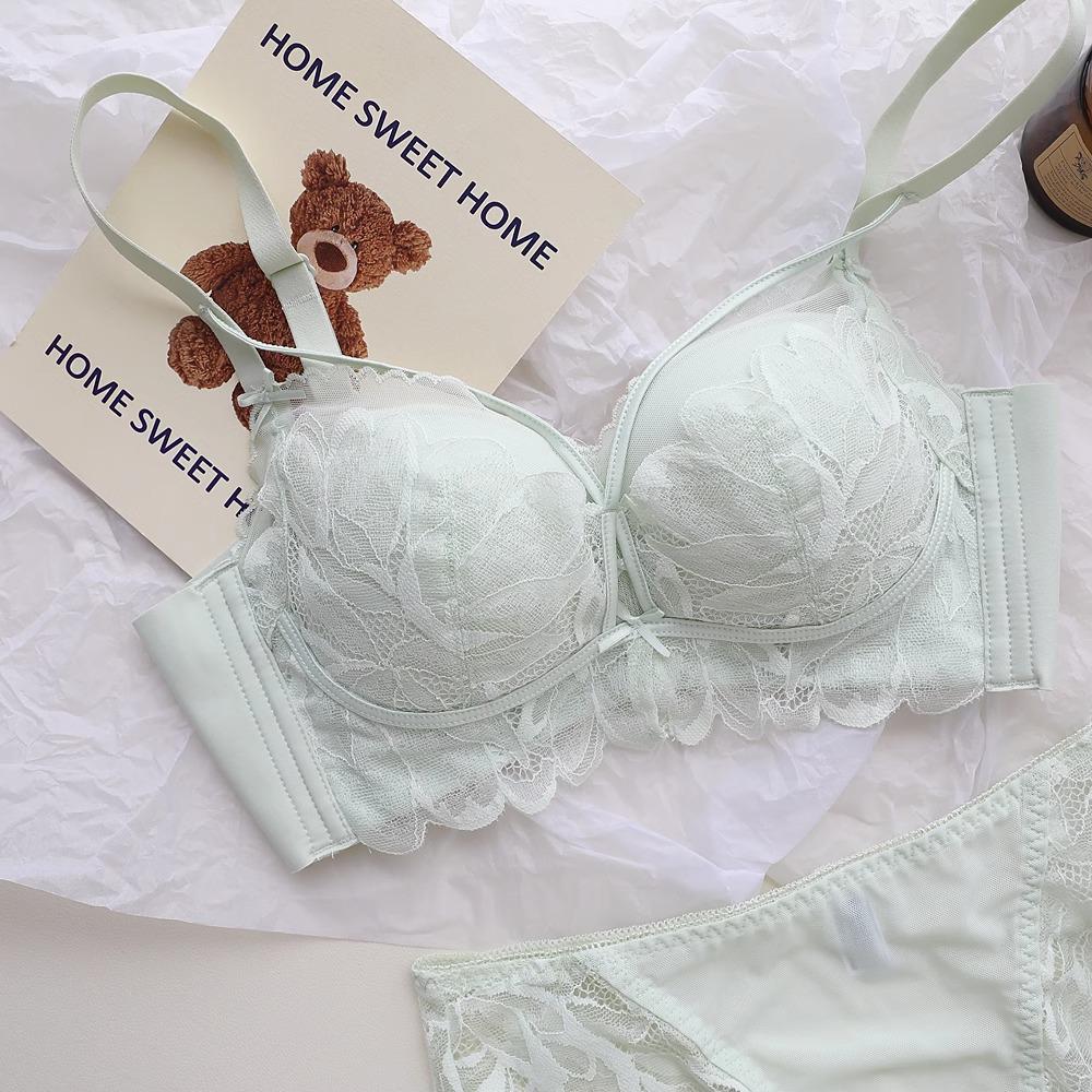 French Garden Lace Push-Up Wire-Free Bra Set for Small Busts