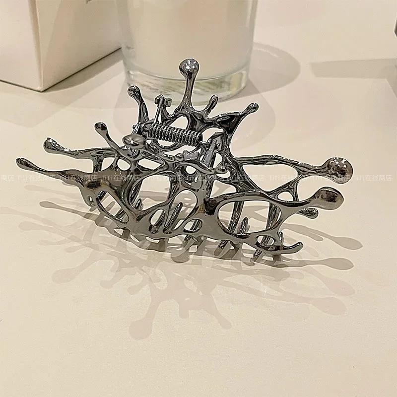

Y2k Geometric Claw Clips Women Large Metal Silver Color Korean Fashion Shark Hair Clips Grab Clamps Girls Hair Accessories