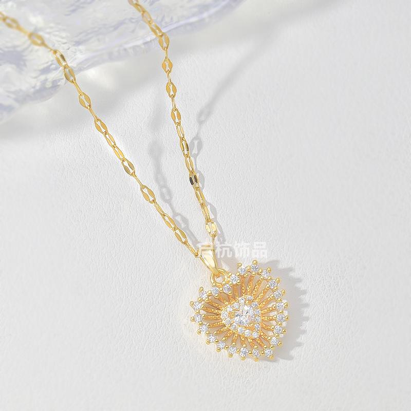 Full Diamond Love Necklace Women'S Light Luxury Design Versatile Hollow Heart Pendant Collarbone Chain Accessories