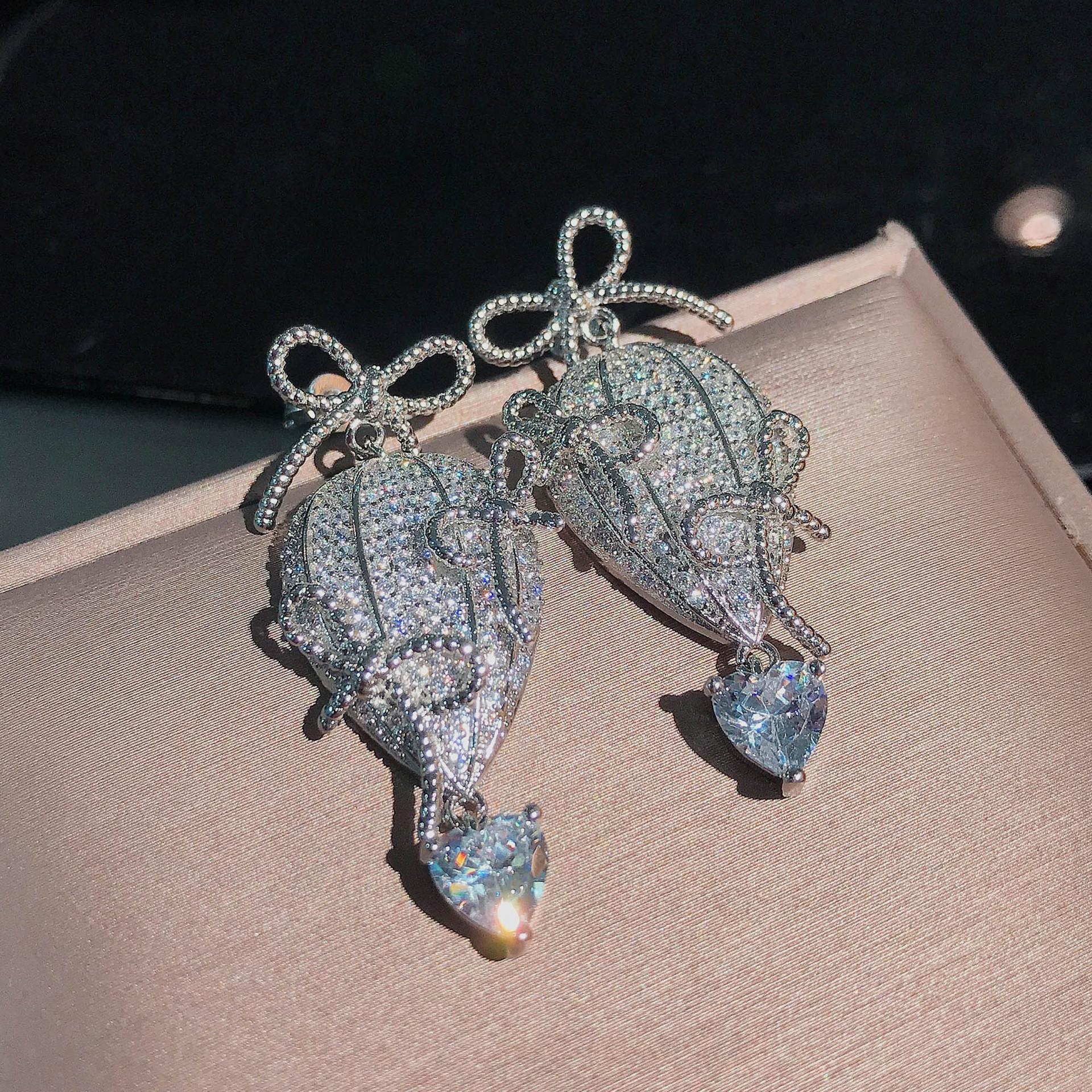 

Роскошные серьги серебряного цвета, очаровательные блестящие циркониевые серьги в форме воздушного шара, романтические украшения для вечеринок