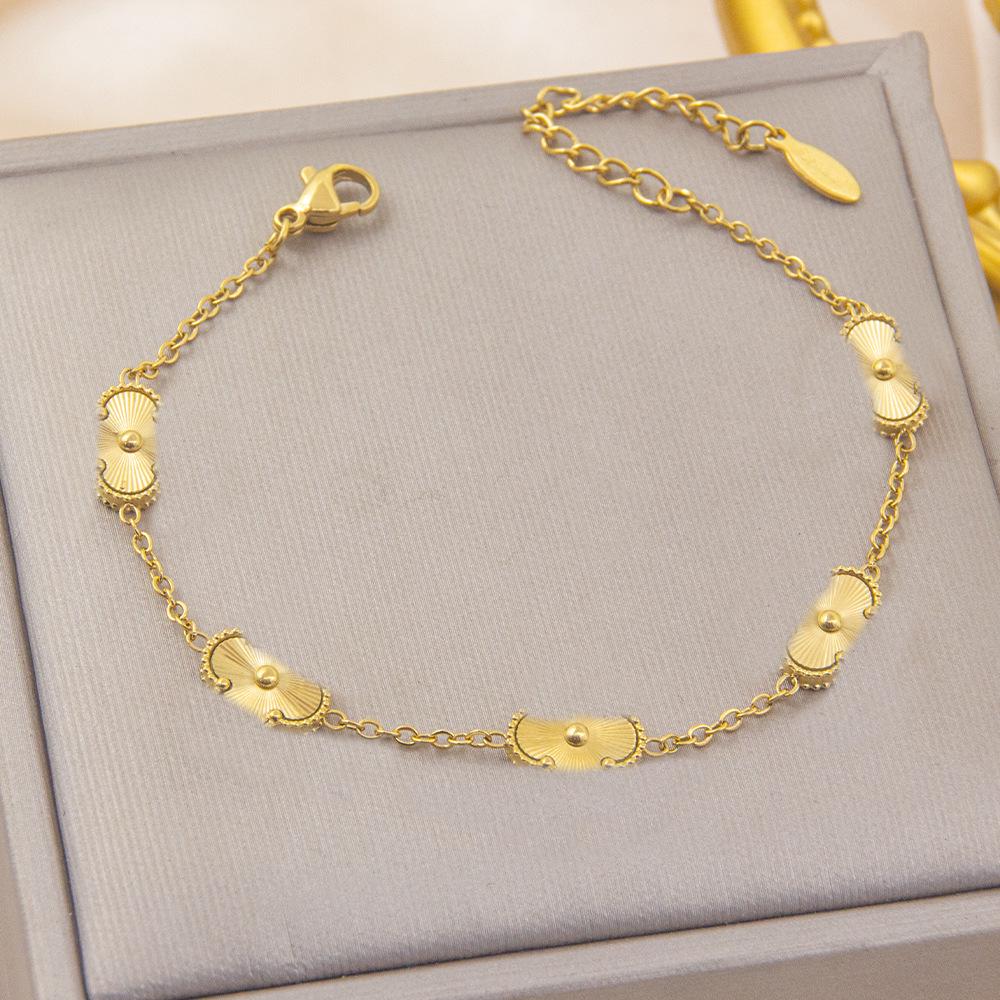18K Gold CNC Laser-Engraved Four-Leaf Clover Bracelet & Five-Petal Necklace Set