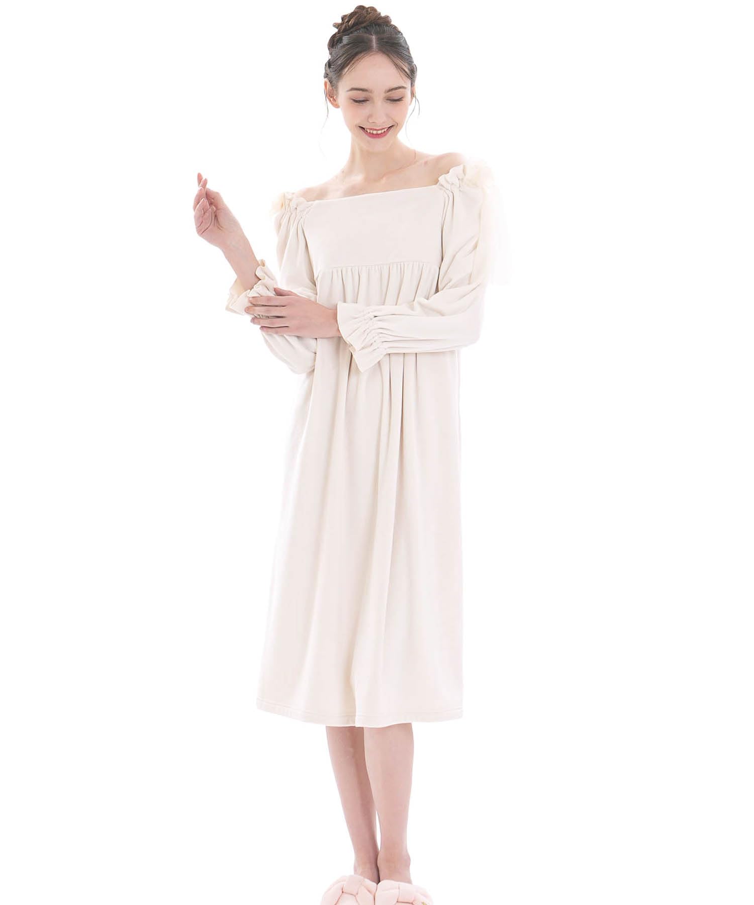 

Clara Dress слоновая кость