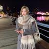 Atmosphere Maillard plaid scarf women's winter new Korean high-end sense thickened warm scarf student