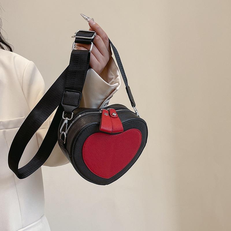 Summer Color Matching Love Trend Messenger Bag New Spring and Autumn Wide Shoulder Strap Casual Women's Bag Trendy Shoulder Bag