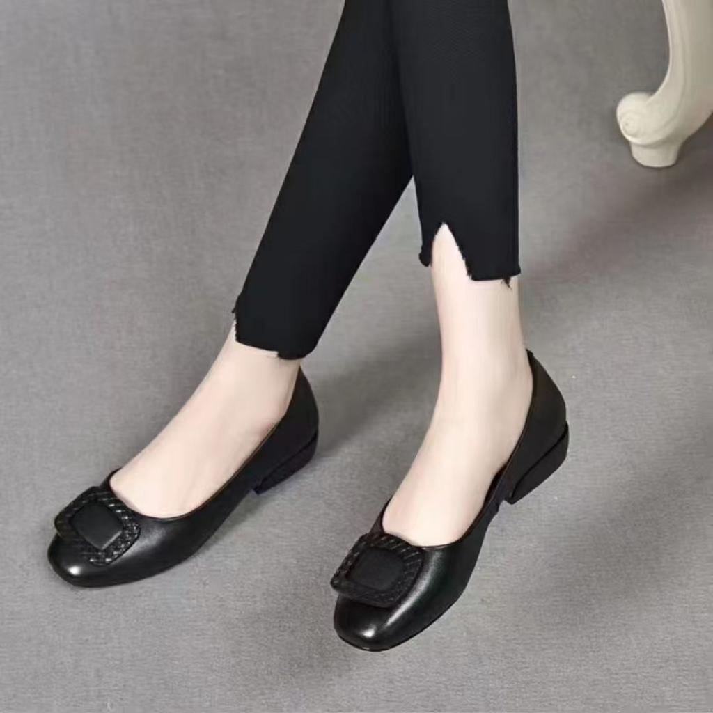 2025 Summer and Autumn New Round Head Square Buckle Doudou Shoes Soft Leather Low Heel Single Shoes Women's Soft Leather Soft Sole Women's Shoes Te
