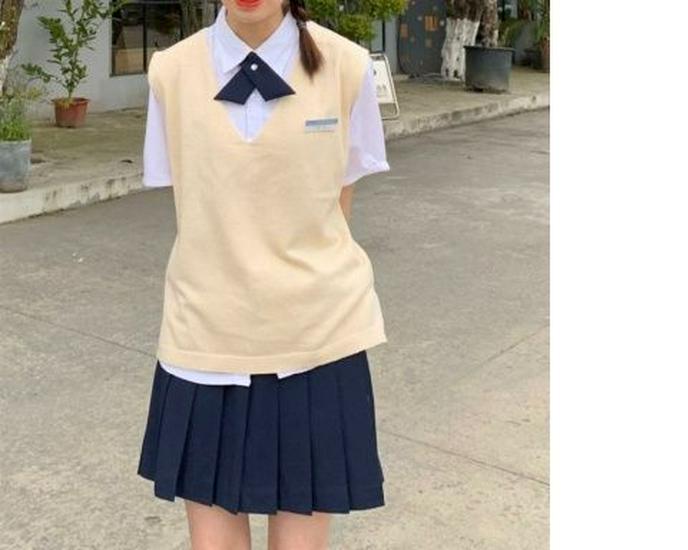 Thai JK Basic Short-Sleeved Uniform Square Neck Shirt - Milk White