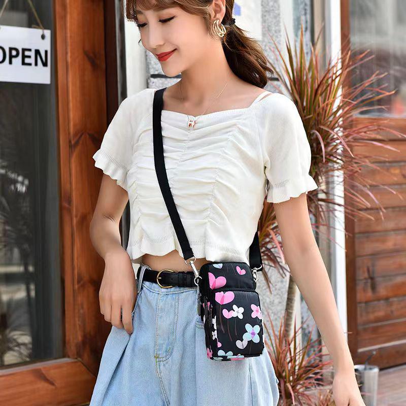 Women's Crossbody Phone Pouch: Lightweight Mini Coin Purse, Neck & Wrist Bag for Running and Sports.