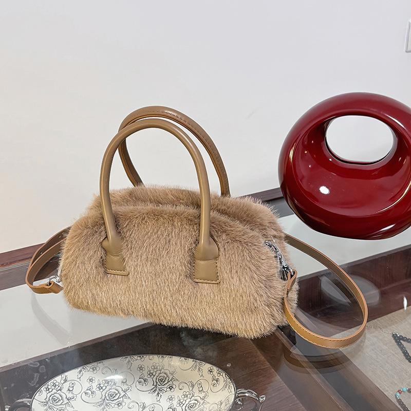 Solid Color Faux Fur Women's Small Shoulder Bag Simple Handle Crossbody Bag Casual Female Clutch Purse with Cute Rabbit Pendant