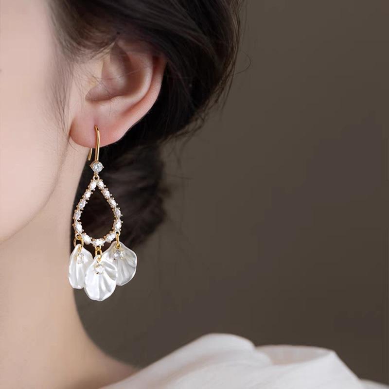 French new trendy zircon water drop earrings acrylic petal pieces fringed earrings women's fashion temperament earrings