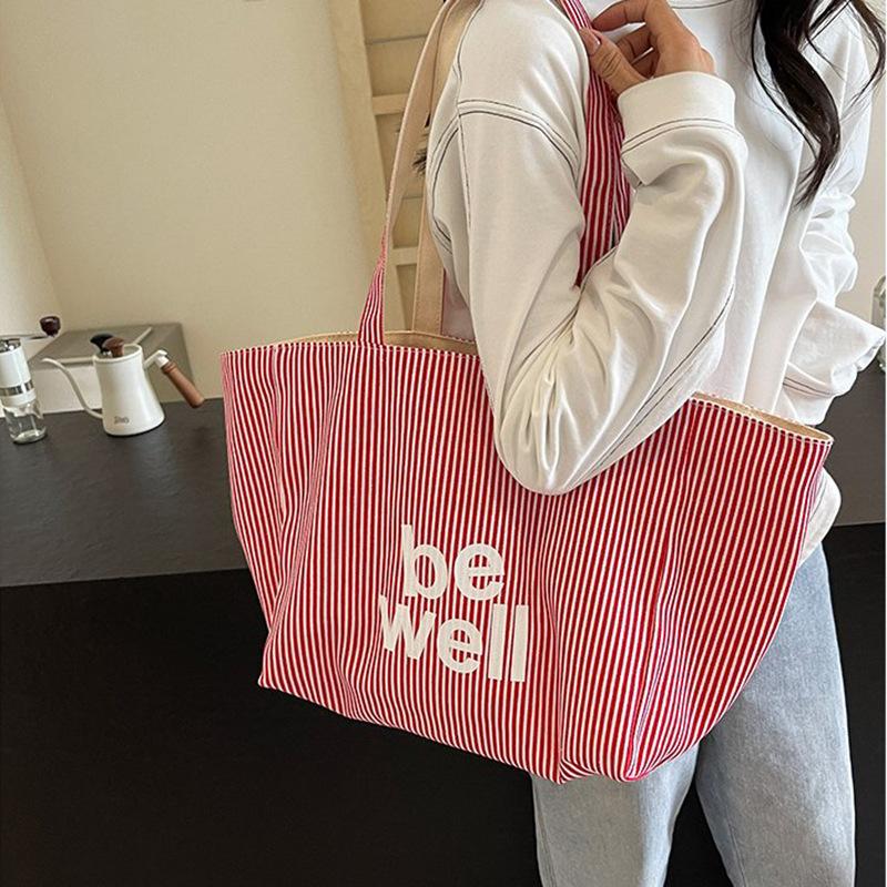 Striped Tote Bag For Women Large Capacity Shoulder Bag Two-sides Reversible Hand Bag Traveling And Shopping Underarm Bag CLE
