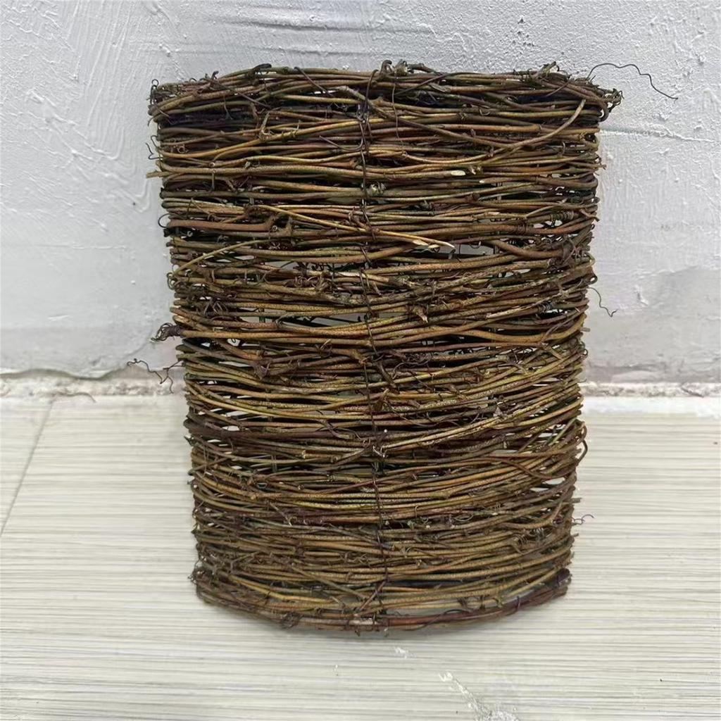 Geflochtener Dekorativer Korb Natürliches Rattan-Material Handgefertigt Rustikales Design Home Storage Organizer Innen- und Außenbereich