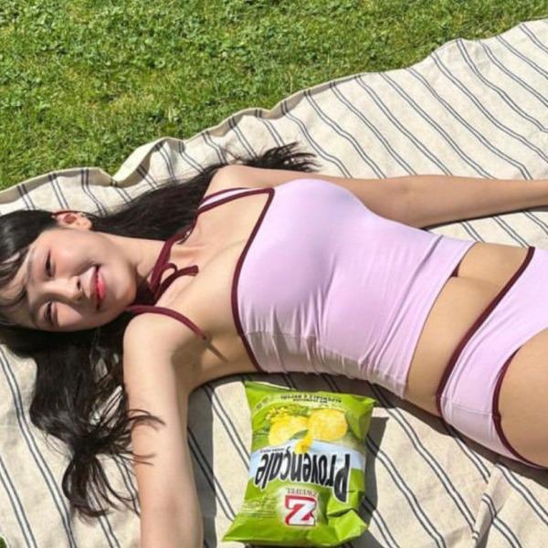 

Women s Korean Sexy Color Block One-Shoulder Bikini - Slimming, Stylish Swimsuit for Hot Spring. Extra Large чорний