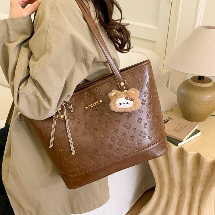 Retro Hello Kitty Cat Shoulder Bag For Women And Men With Pu Material And Spacious Storage
