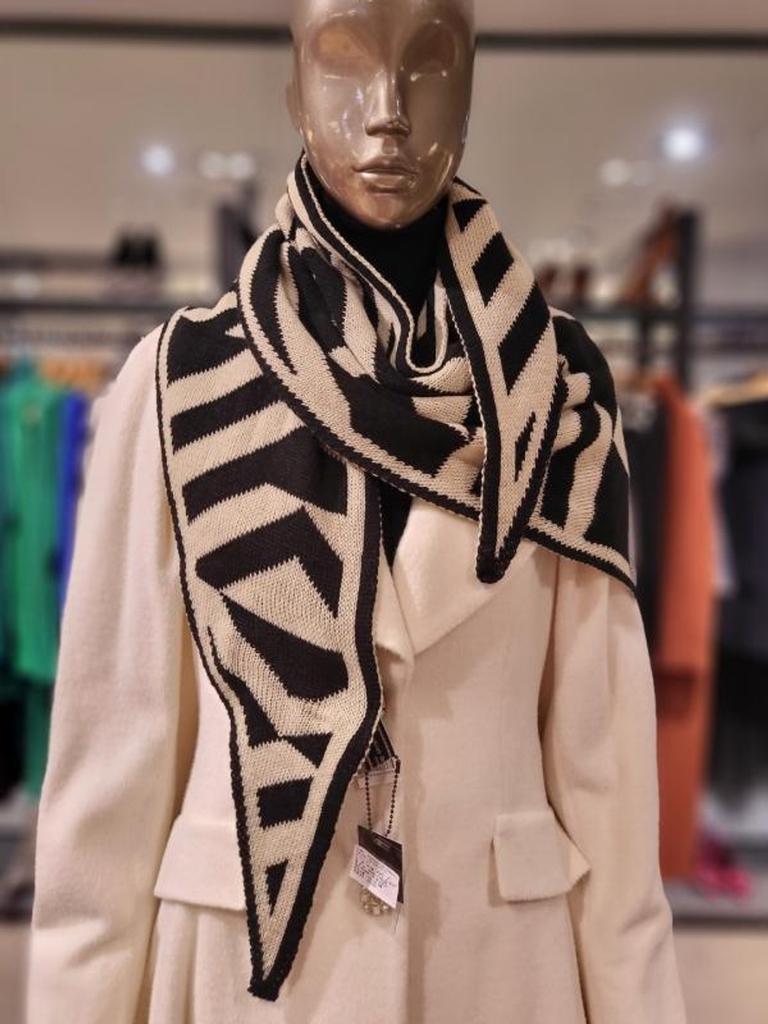 Black Diagonal Knit Long Muffler BCW5NRAM0170