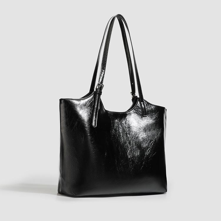 Simple Oil Wax Leather Shoulder Bag Large Capacity Tote Bag Fashion Daily Commuting Versatile Casual Shoulder Bag Women