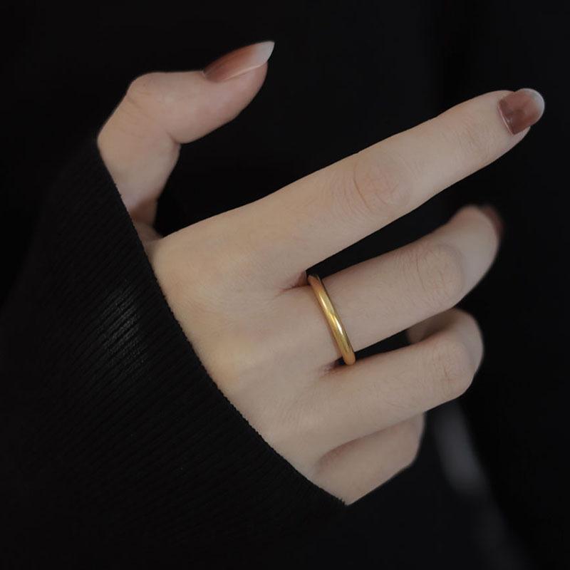 Elegant Heart Bow Titanium Steel Ring for Women Minimalist Round Circle Band Light Luxury Jewelry