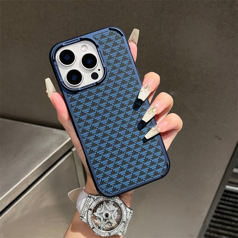 Luxury Carbon Fiber Pattern For Magsafe Matte Case For iPhone 16 15 14 Plus 13 12 Pro Max Magnetic Shockproof Bumper Armor Cover