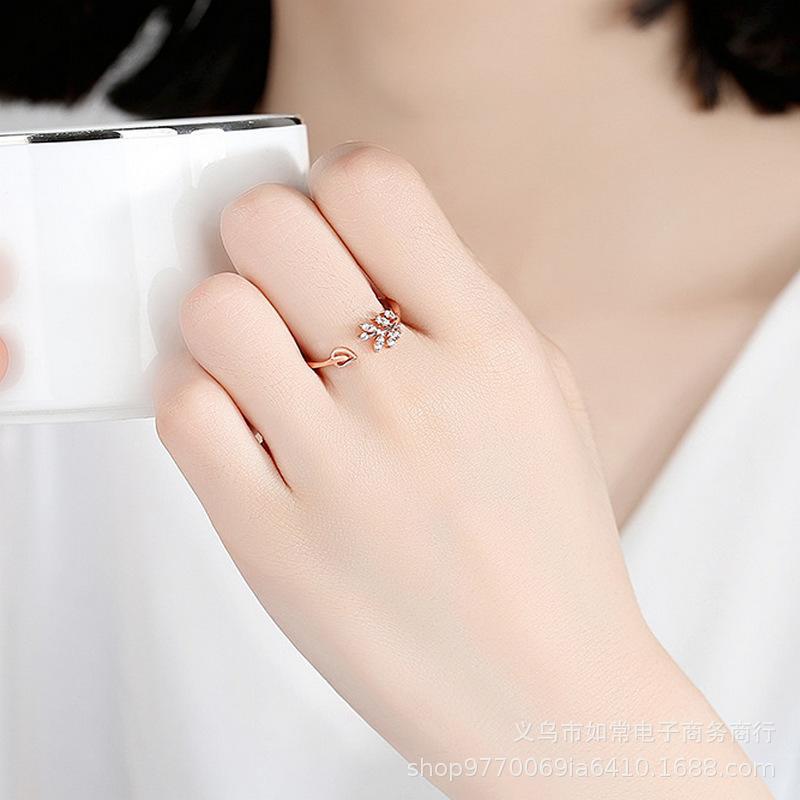 [Copper Products] Diamond-Encrusted Zircon Niche Design Opening Simple Ring Ring Woman