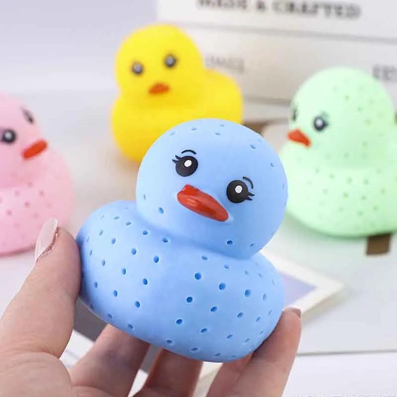 Colorful Sponge Duck Bath Toys Squirting Water Absorbing Duck Squeeze Stress Relief Toy for Kids Bathtub Swimming Pool Play