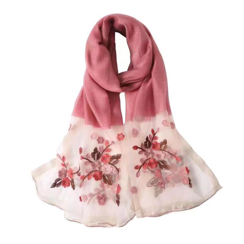 

Шелковый шарф вышивки Шу