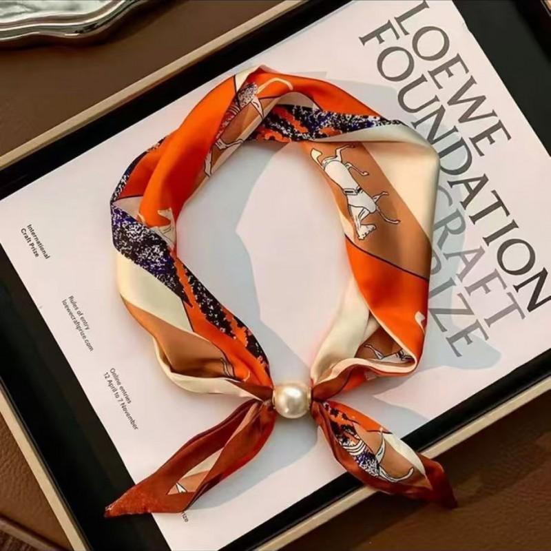 2026 Korean-Style Printed Silk Scarf With Pearl Magnetic Clasp Elegant Small Square Neck Women