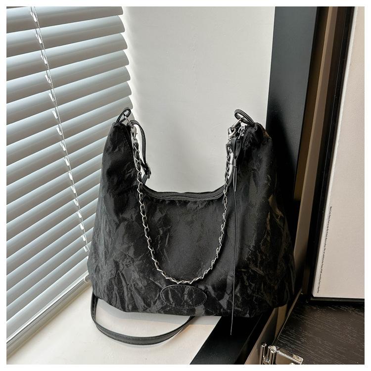 

Корейская версия простой сумки-тоут для поездок на работу серии Sen в иностранном стиле, мягкая восковая на ощупь, повседневный однотонный темпераментный рюкзак, сумка-мессенджер через плечо чёрный