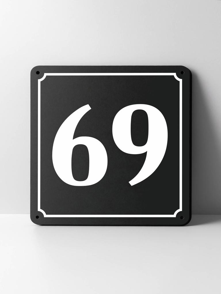 Metal House Number Sign, Black White Contrast, Outdoor Wall Decor for Home Street