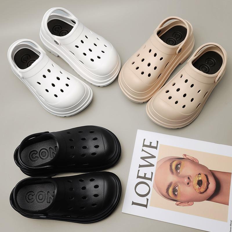 Design Sense Thick-soled Hole Shoes Women's Height Increase Summer New Fashion Outer Wear Beach Shoes Small High-heeled Sandals Women