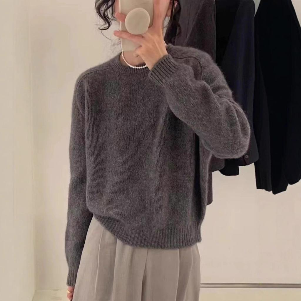 Round Neck Solid Color Pullover Sweater for Women Soft Autumn and Winter Knitted Top