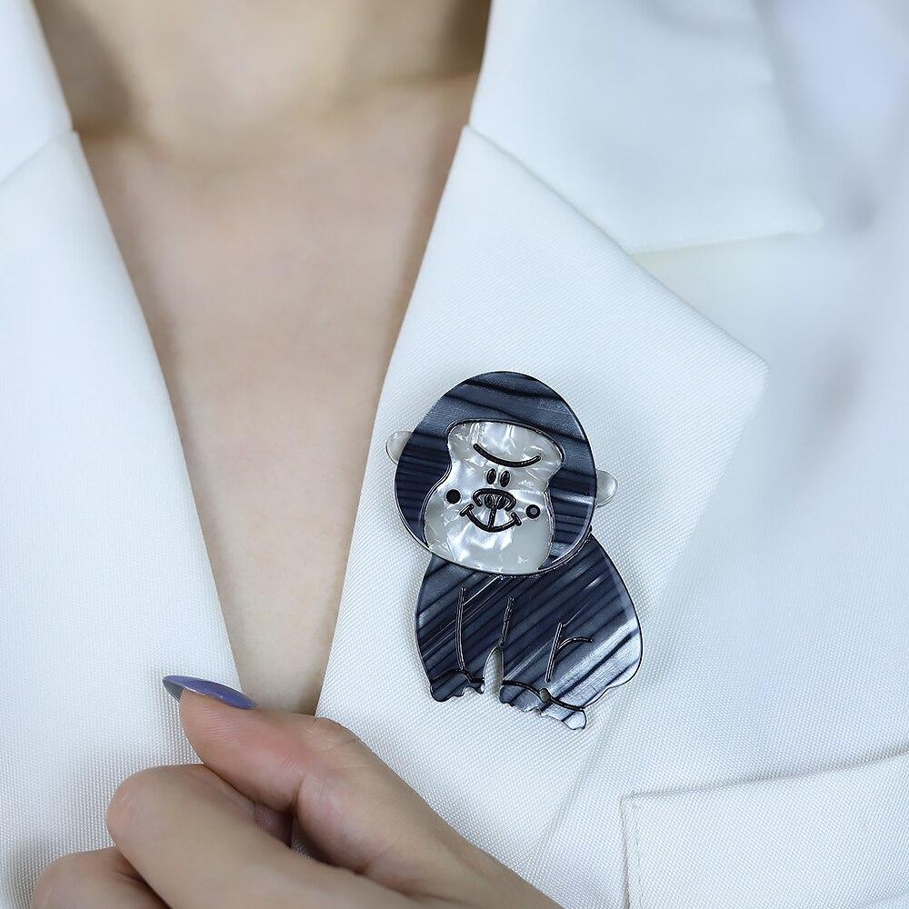 Blucome Custom Handmade Acrylic Cute Gorilla Brooches Pins for Women Vivid Animal Brooch Acetate Fiber Christmas Costume Jewelry