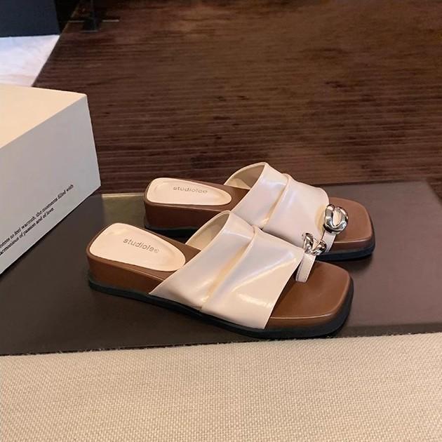 

Grape mother of the same style, height increased by 4cm~ French metal buckle fold width one-word set toe slope heel leather sandals female summer 40
