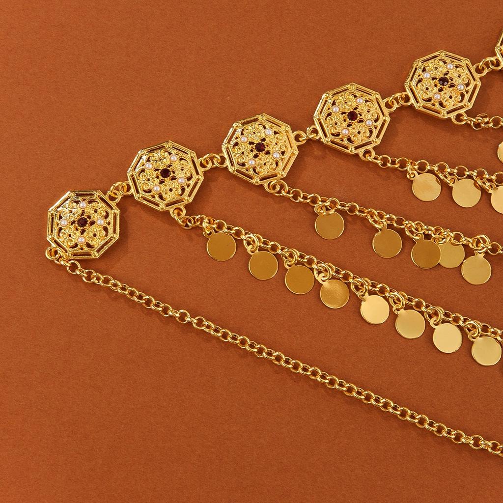 Arabské dámské svatební doplňky, pokrývky hlavy, zlatý flitrovaný řetízek do vlasů, etnický styl, cestovní fotografické šperky