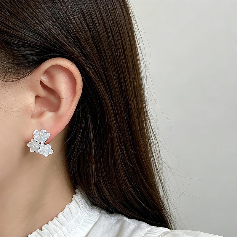 Summer Crystal Flower Earrings: Cute, Elegant, Silver Needle, Light Luxury Style
