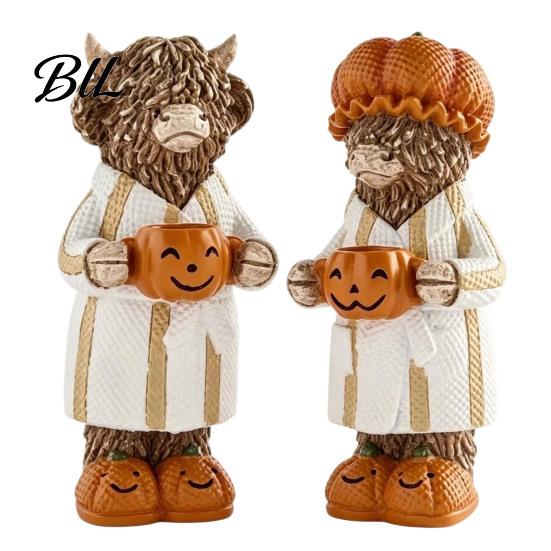 Decorative Highland Cattle Collectibles Halloween Cow Figurine, Resin Statue with Pumpkin Mug, Party Table Centerpieces Farmhouse Fall Tabletop Decor
