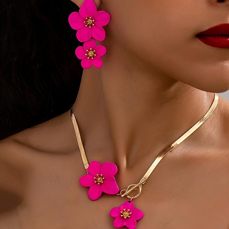 Fashionable Alloy Flower Pendant Necklace & Earring Set - Elegant & Versatile Women's Jewelry
