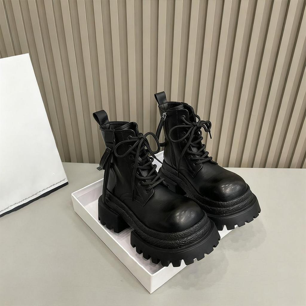 Korean Version of Versatile and Comfortable Women's Platform Short Boots, Small People Increase Their Height, Platform Martin Boots Women's 2025 Aut