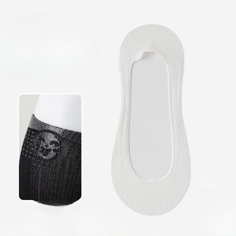 Female Spring and Summer Thin Style No Trace No Drop with Non Slip Silicone Invisible Ice Silk Boat Socks