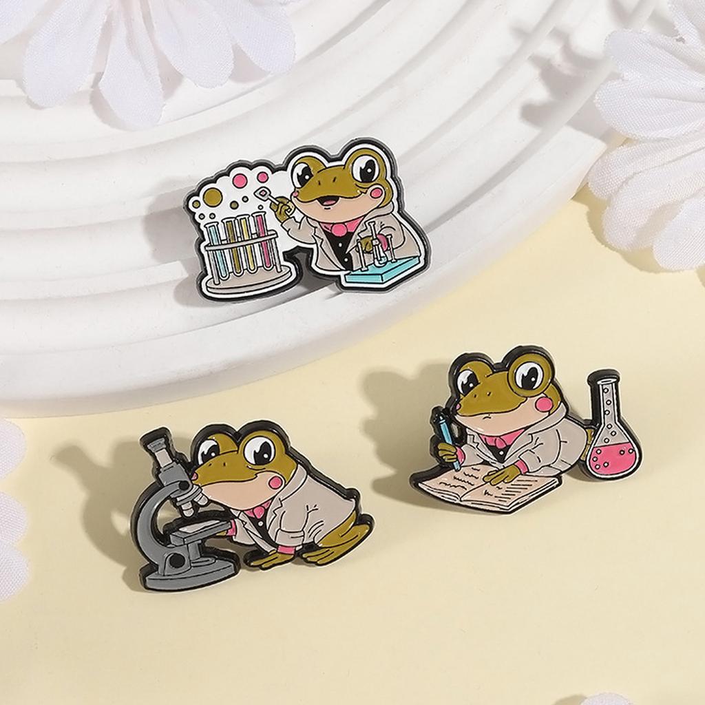 Cartoon Frogs Chemist Brooch with Microscope Test Tube for Laboratory Enthusiasts