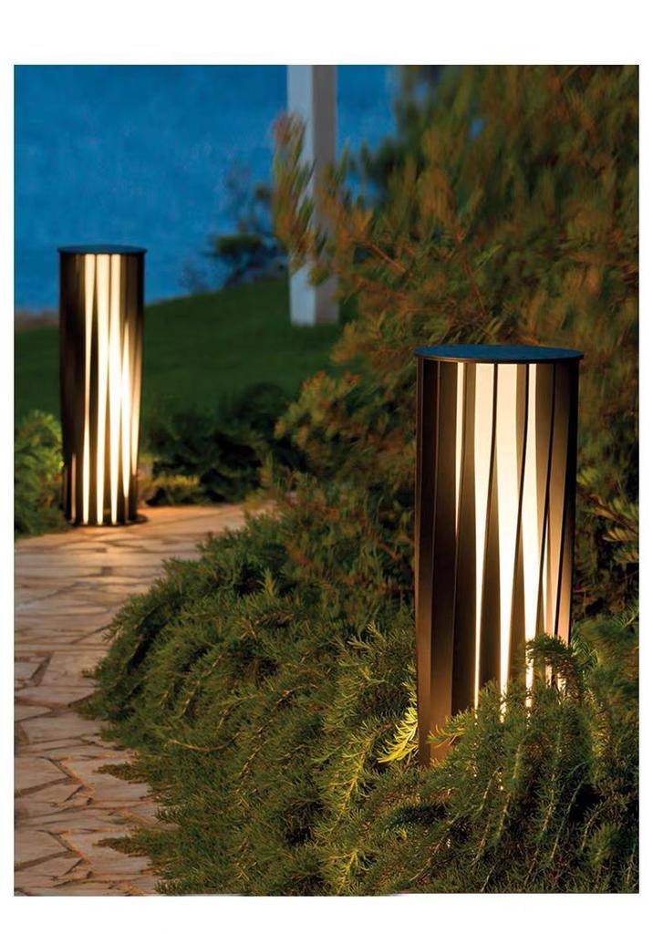 Modern Outdoor LED Garden Lamp for Courtyard, Park, and Villa