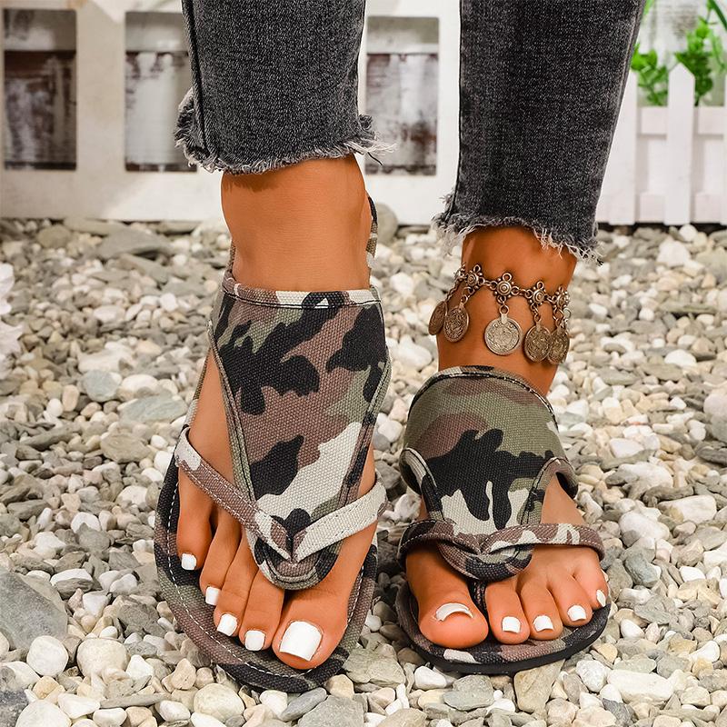 Módní maskáčové ploché sandály pro ženy nadměrné velikosti s měkkou podrážkou a kulatou špičkou, ležérní pantofle na léto 2025, lehké, pohodlné, protiskluzové žabky