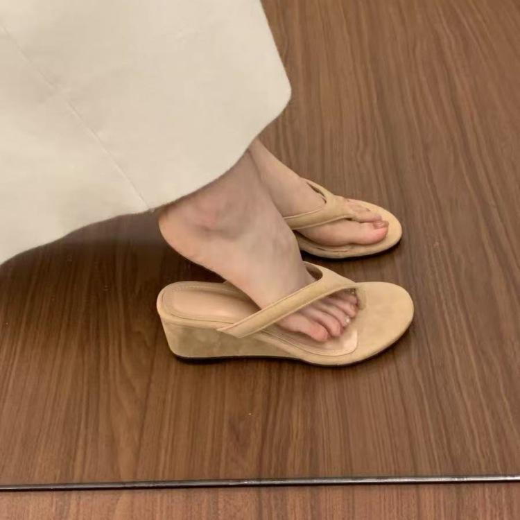 Beach Slippers Platform Flip-flops Heightening New Beautiful Small Summer Beach Sandals