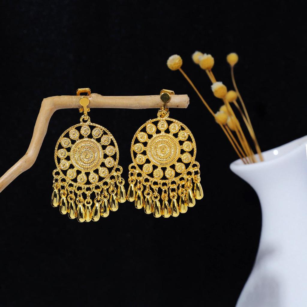 Retro Ethnic Water Drop Leaf Tassel No-Pierce Earrings