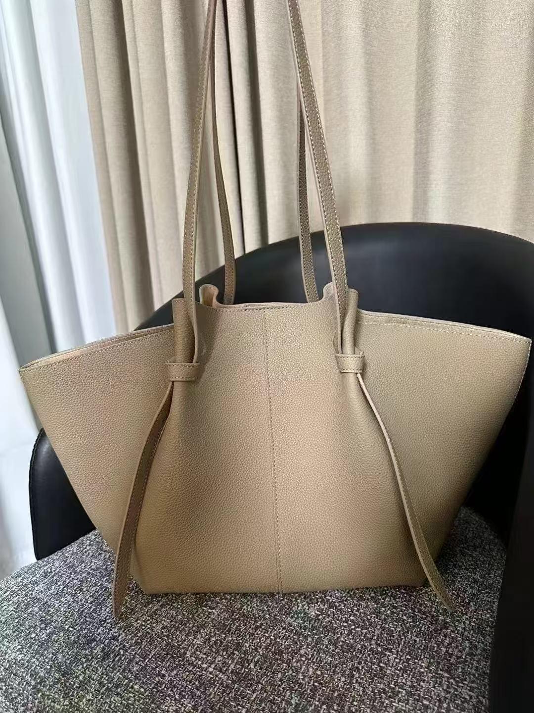 

Женская кожаная сумка через плечо большой вместимости - дизайн French Wing