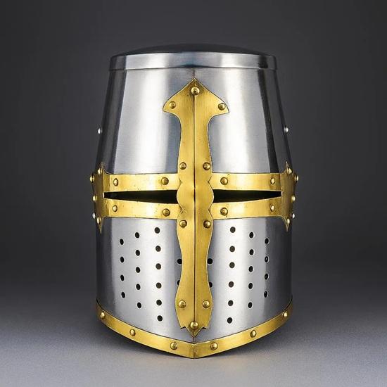 

Средневековый великий шлем ручной работы XIV века. Идеально подходит для ярмарки эпохи Возрождения, косплея, LARP, костюма на Хэллоуин. Аутентичная стальная реплика