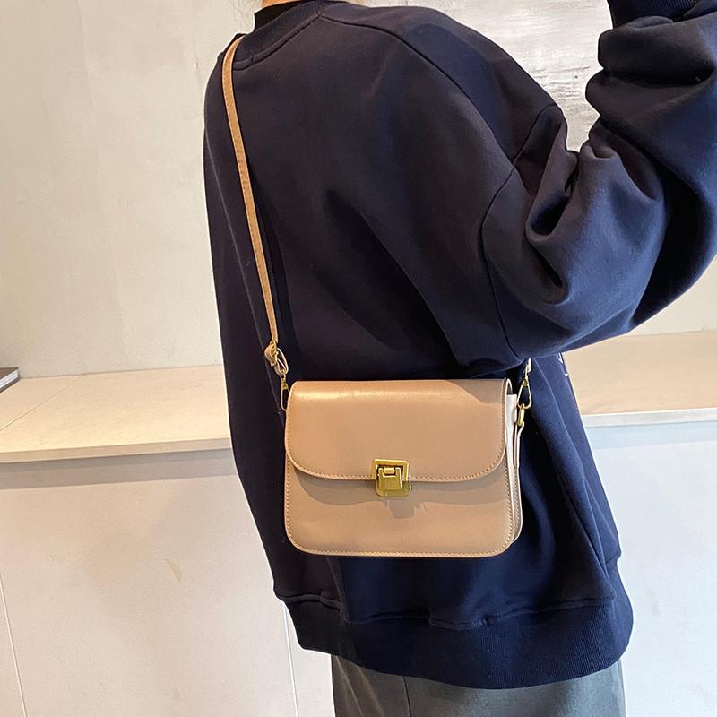 Vintage French Style Chic Shoulder Bag Fashionable Retro Small Crossbody Purse