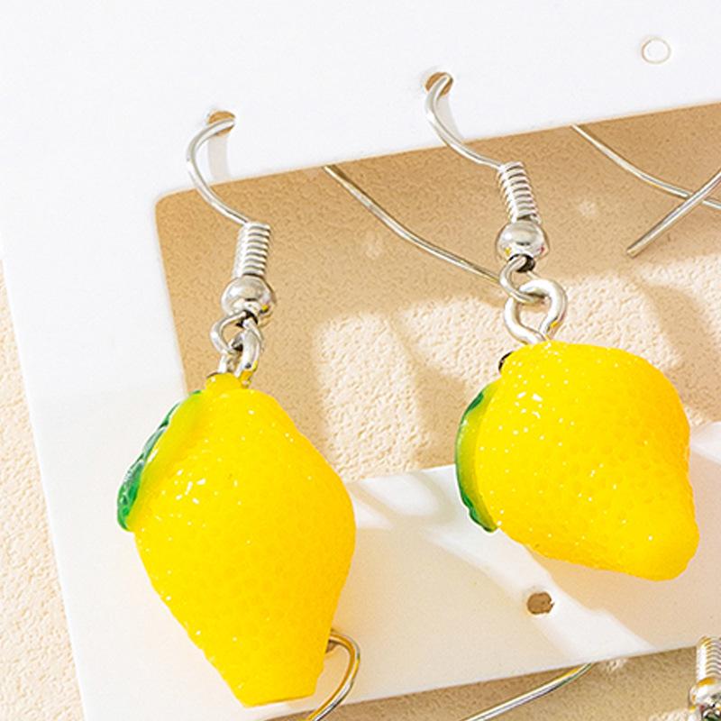 1 Pair of Simulated Three-dimensional Fruit Earrings, Earrings, Lemon Dragon Fruit Grape Qingti, Cute Vacation for Friends